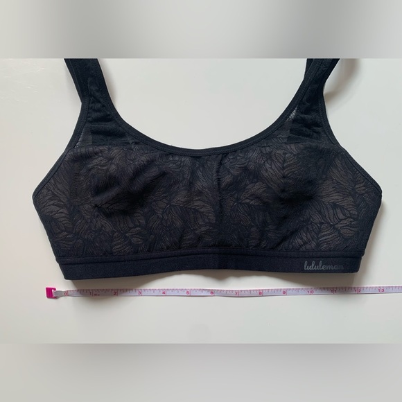 Lululemon Shadow Mesh Bra *Leaf - Picture 7 of 11